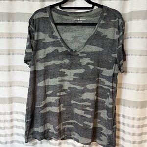 Lucky Brand Charcoal Camo V-Neck Tee, XL